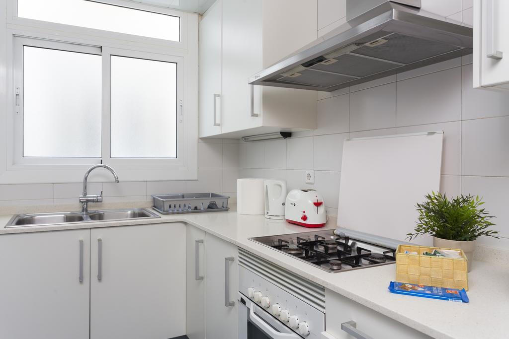 Spacious 4 Bedroom Fira Bcn & Camp Nou Appartamento
