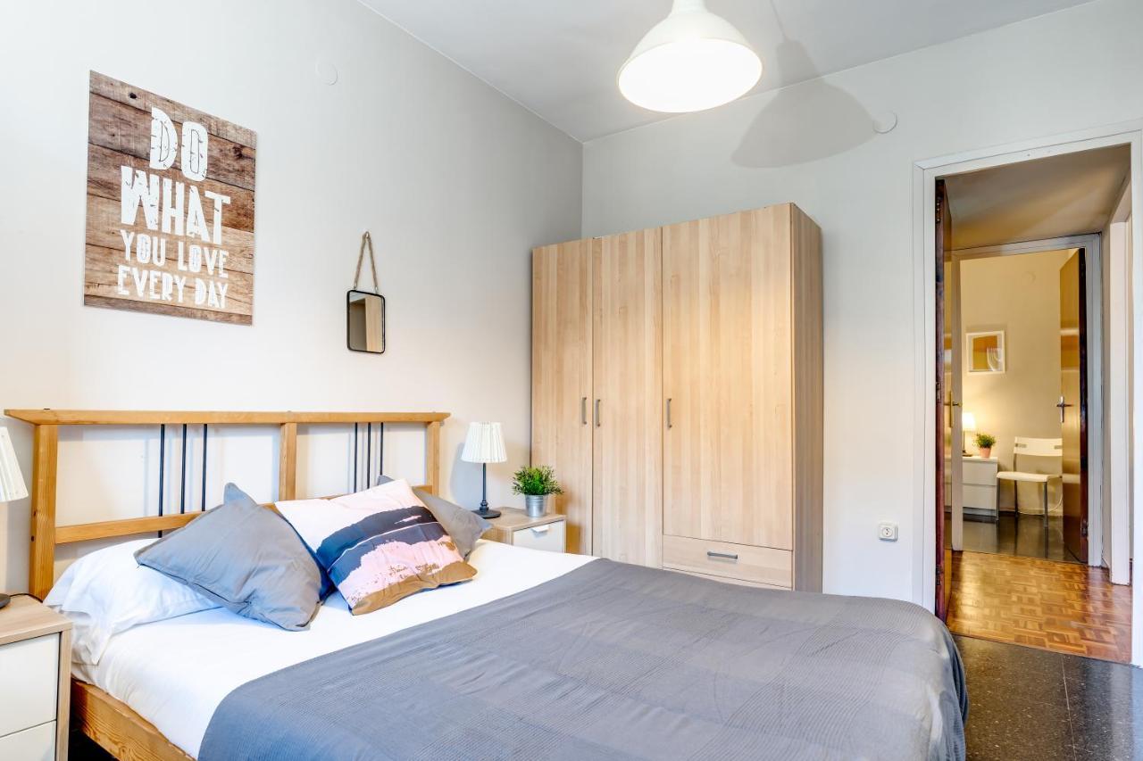 Spacious 4 Bedroom Fira Bcn & Camp Nou Appartamento